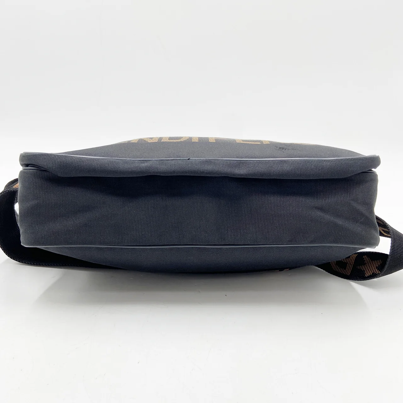 FENDI NYLON SHOULDER BAG (BLACK) view 3