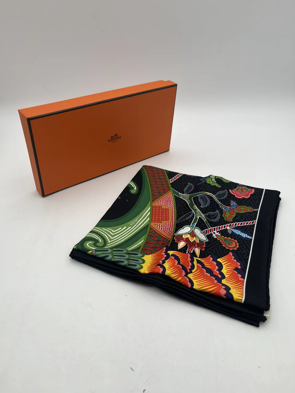 HERMES SCARF hover
