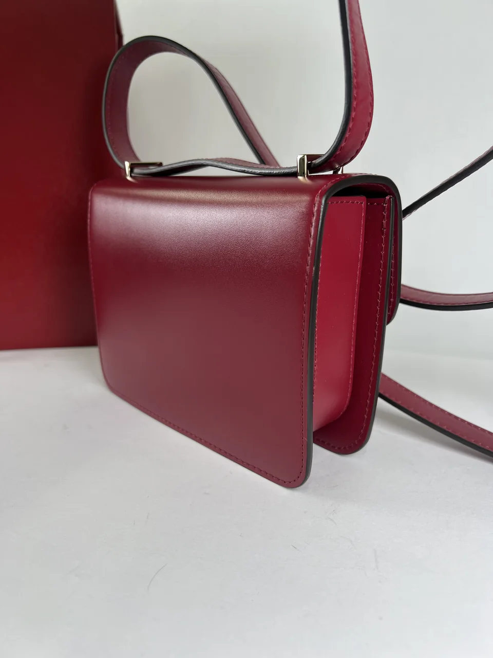 CARTIER C DE CARTIER SHOULDER BAG (BORDEAUX) view 9
