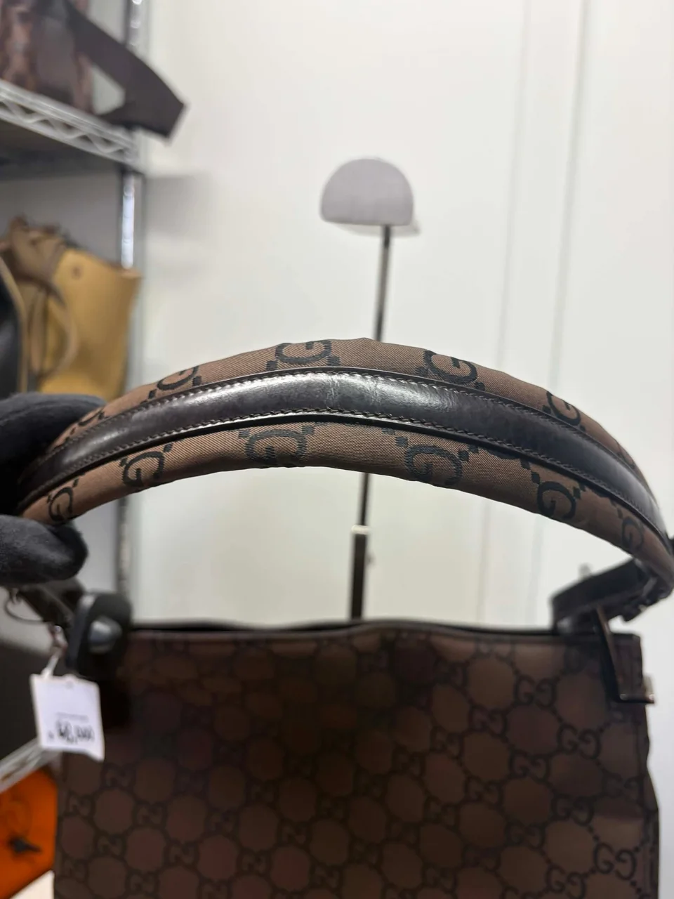 GUCCI SHOULDER BAG view 3