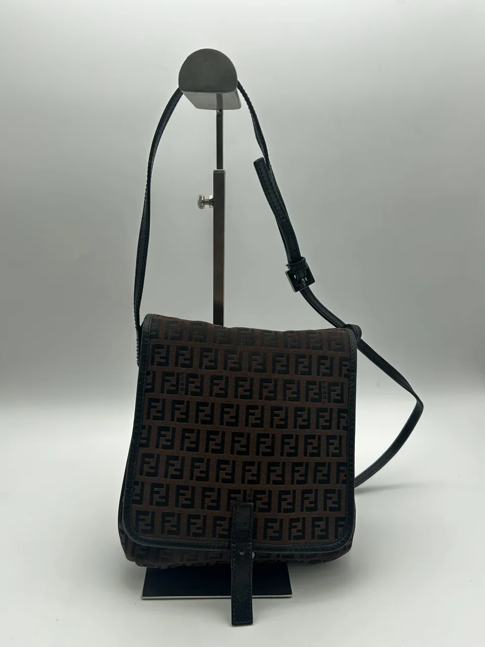FENDI SHOULDER BAG view 3