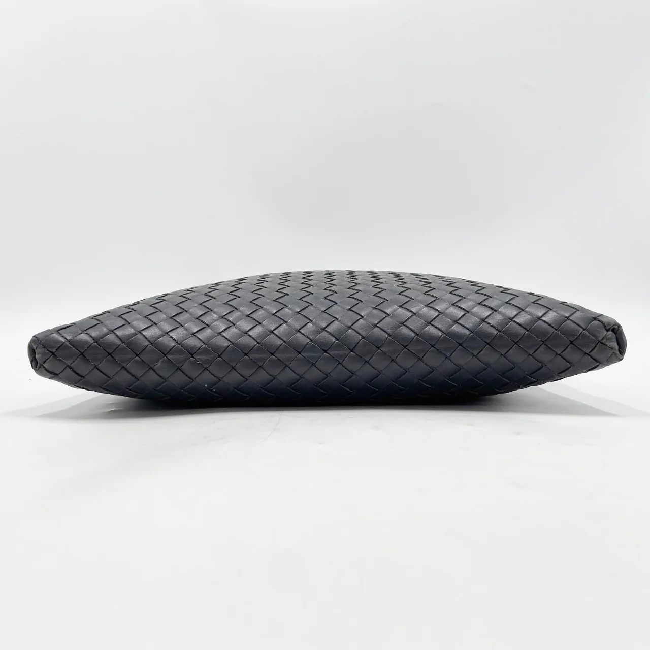 BOTTEGA VENETA INTRECCIATO SHOULDER BAG (BLACK) view 3