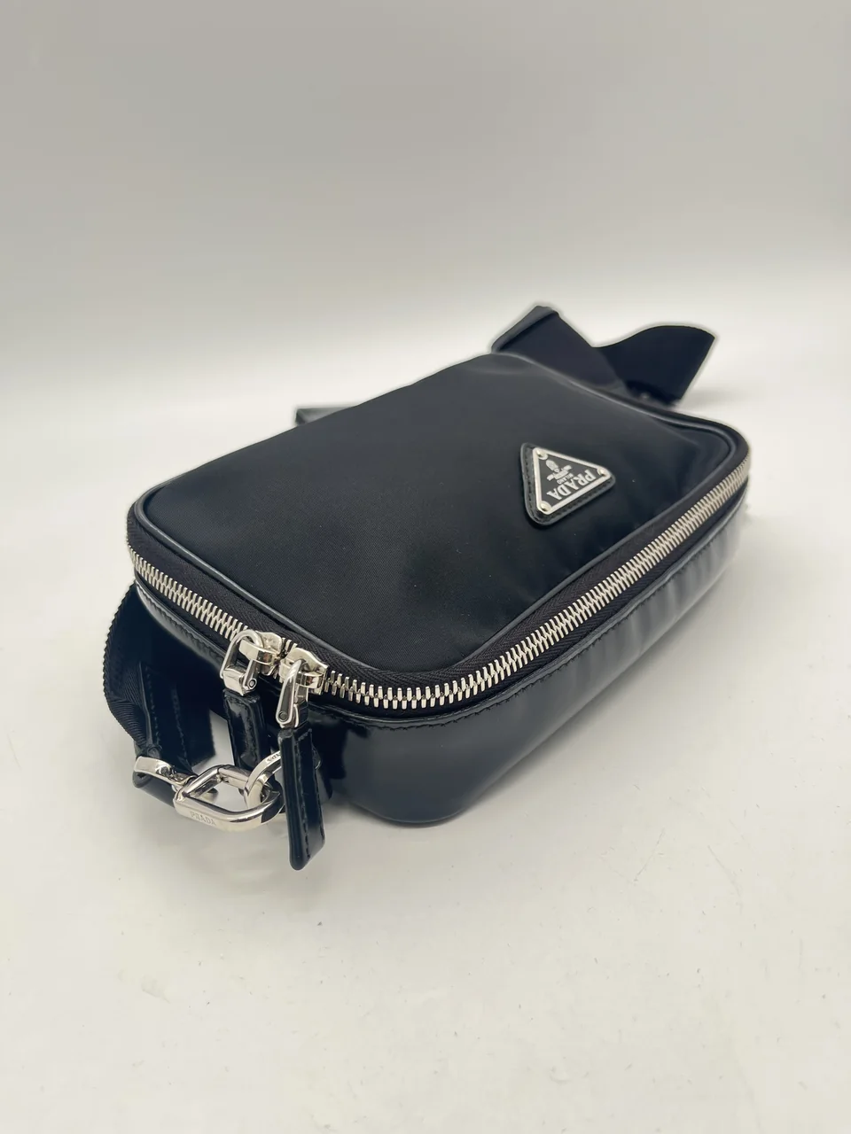PRADA NYLON SHOULDER BAG (BLACK) view 5