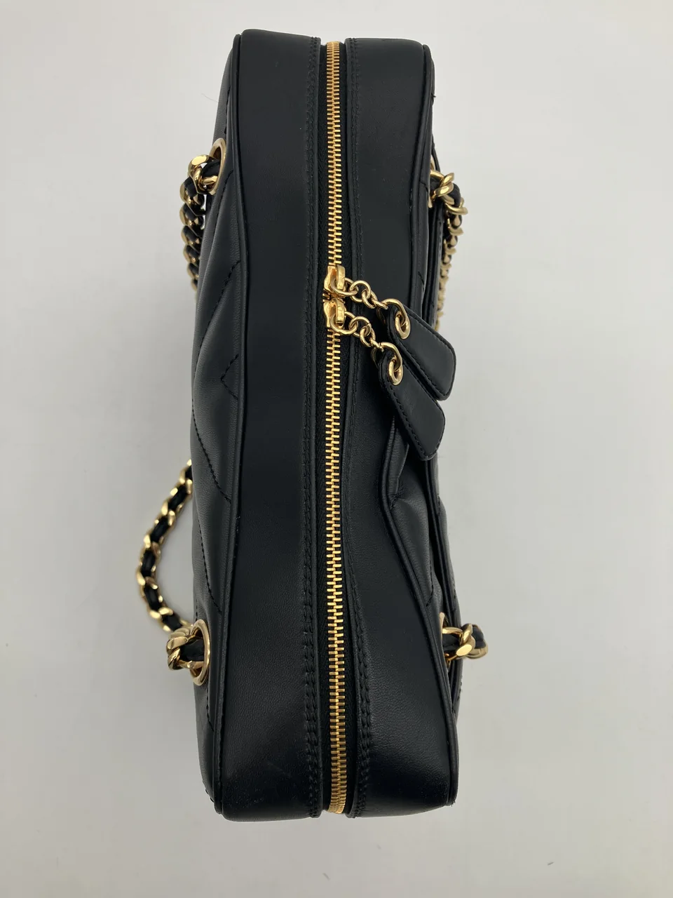 CHANEL V-STITCH CHAIN SHOULDER BAG view 10