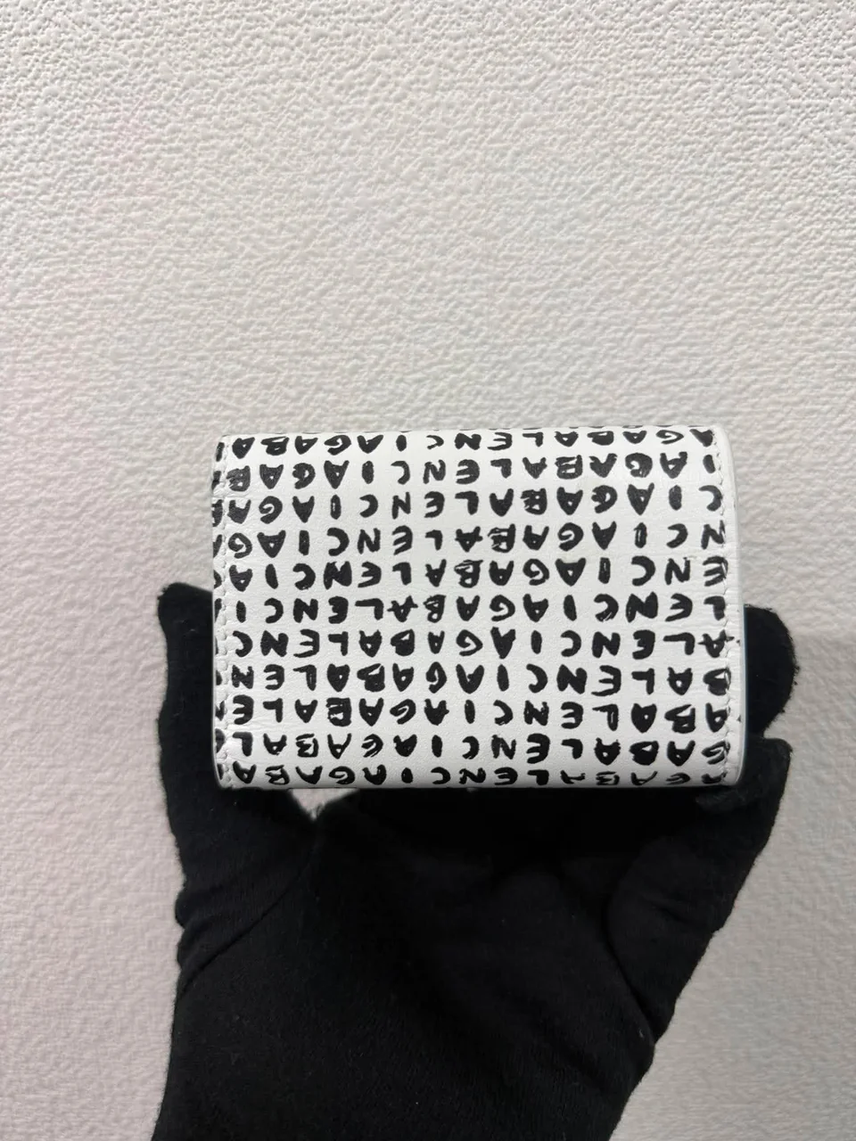 BALENCIAGA COMPACT WALLET (BLACK/WHITE) hover