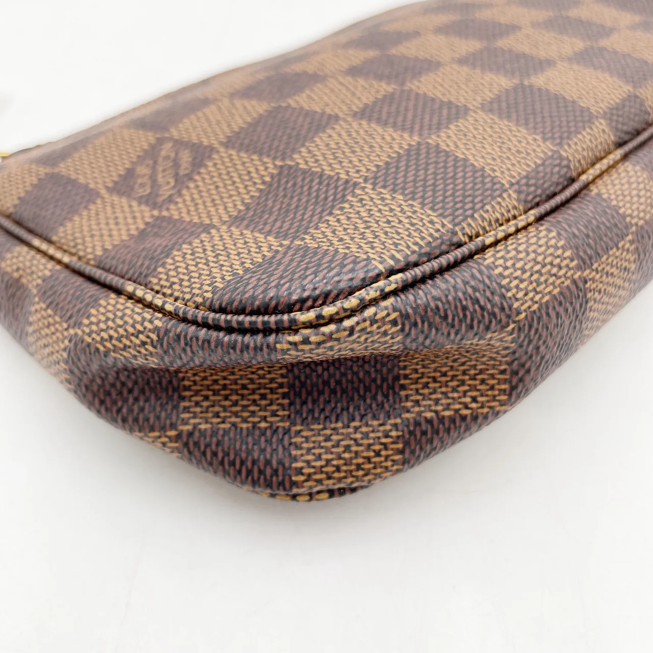 LV DAMIER POCHETTE ACCESOIRE view 5