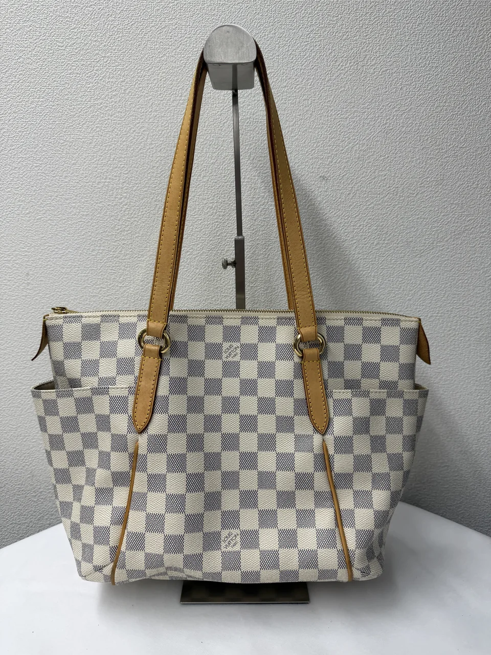 LV AZURE TOTALLY PM view 9