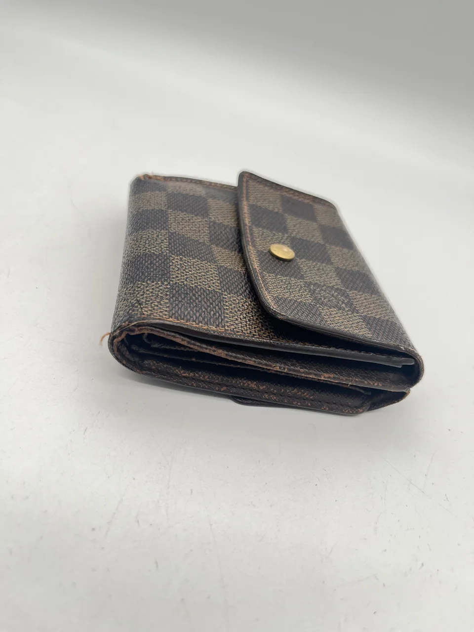 LV WALLET view 3