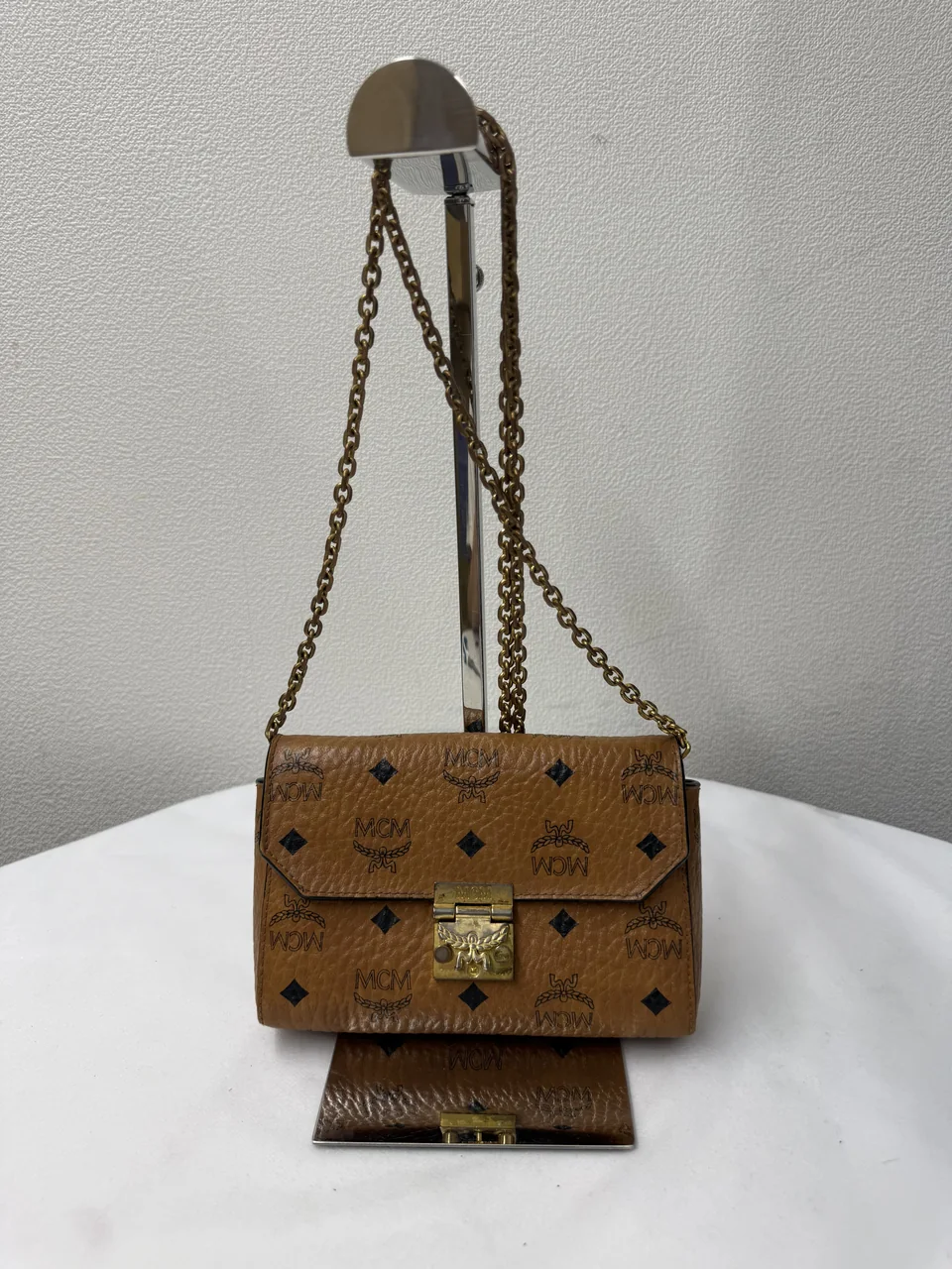 MCM CHAIN SHOULDER BAG