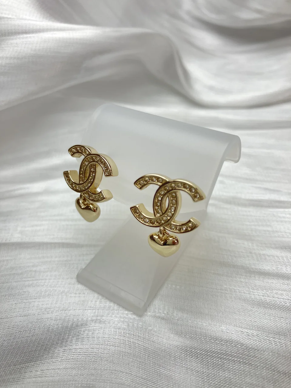CHANEL EARRINGS view 3