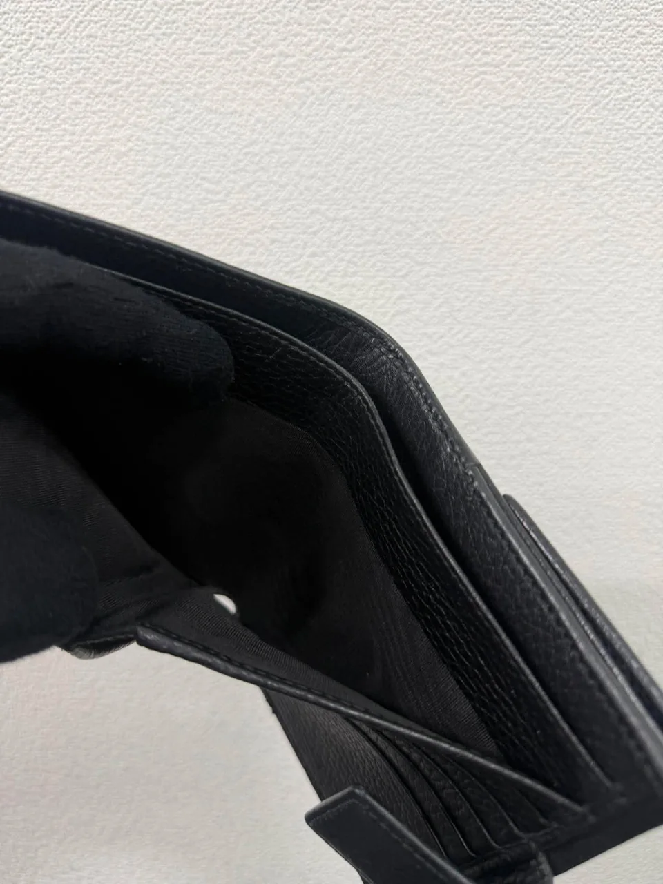 GUCCI DOUBLE HOOK WALLET view 3