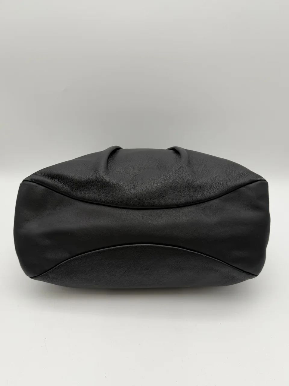 SALVATORE FERRAGAMO VARA RIBBON HANDBAG (BLACK) view 6