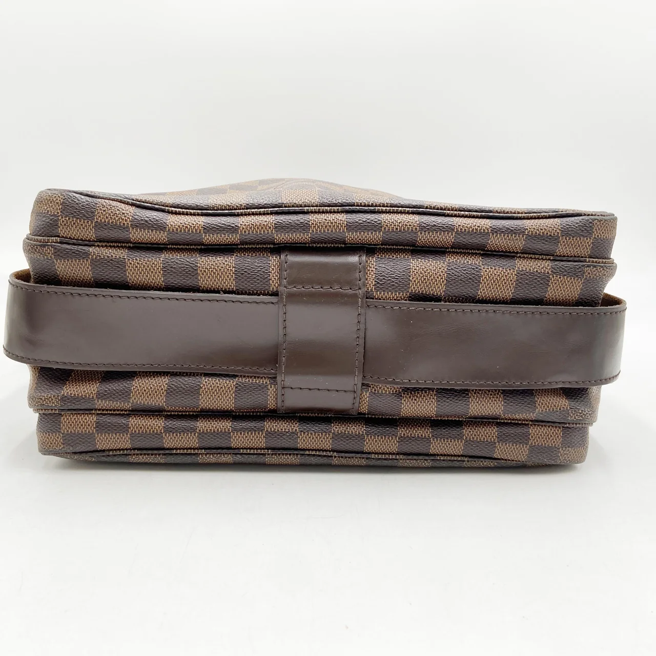 LV DAMIER NAVIGLIO view 11