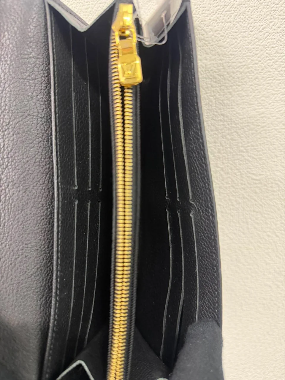 LV PORTEFUILLE LOCK ME (BLACK) photo 3
