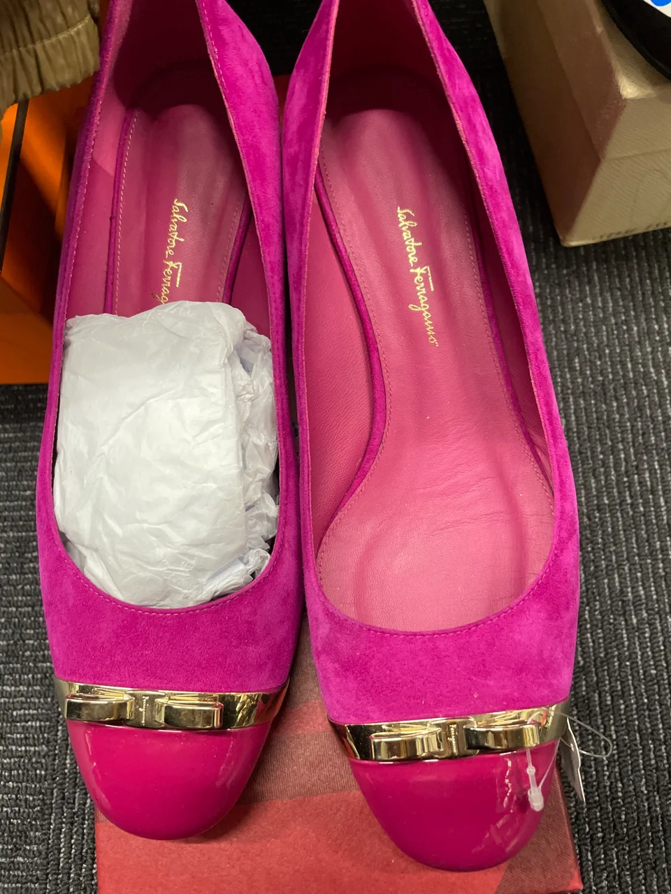 SALVATORE FERRAGAMO PUMPS