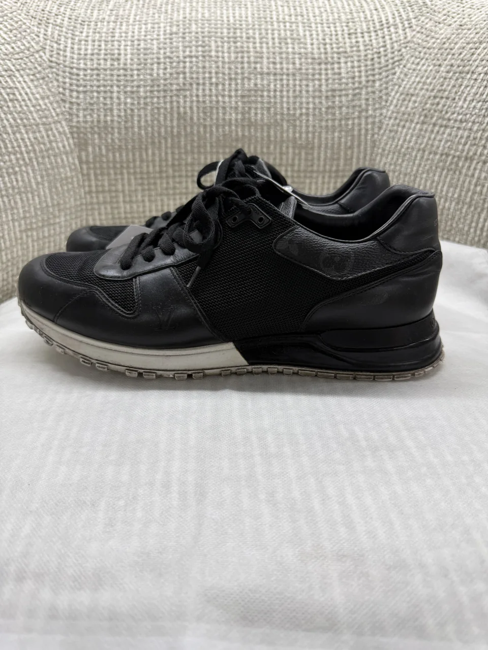 LV SNEAKERS hover