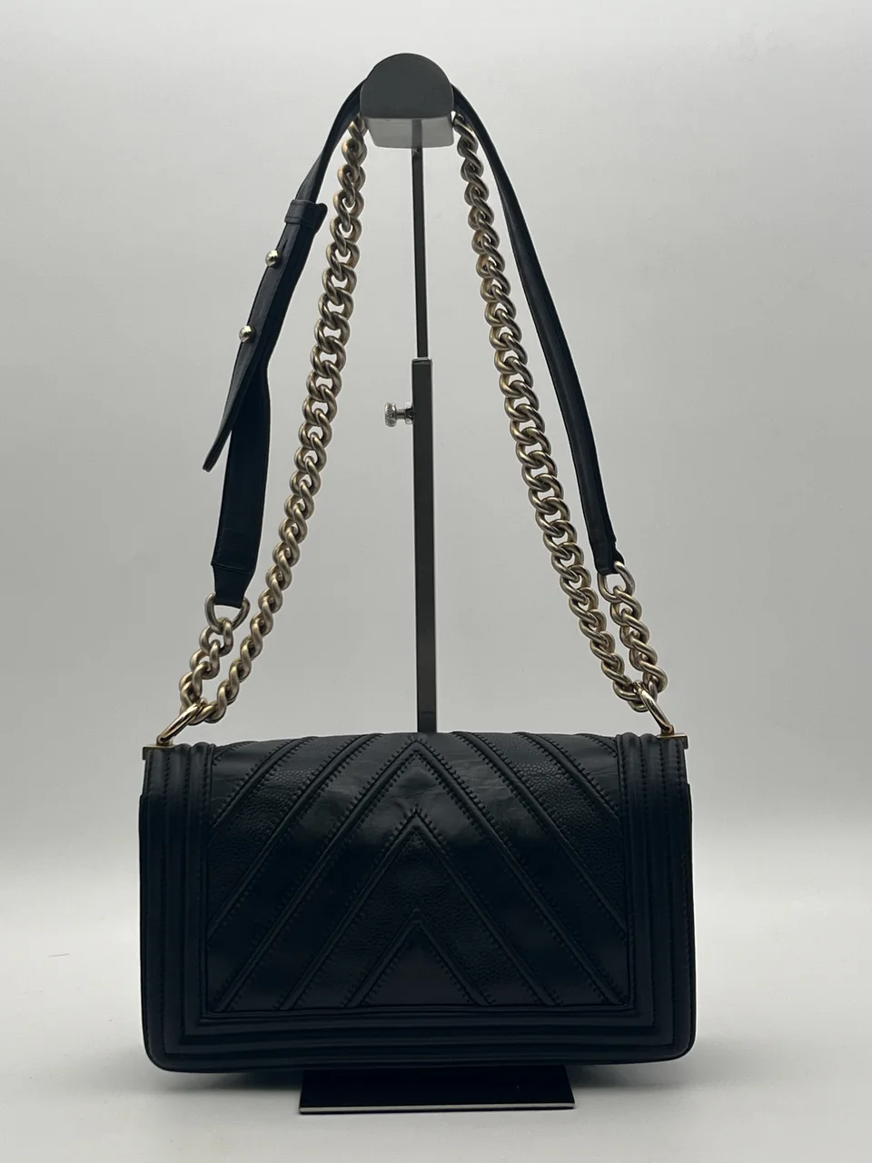 CHANEL LAMB SKIN LE BOY (22 SERIAL CODE) hover