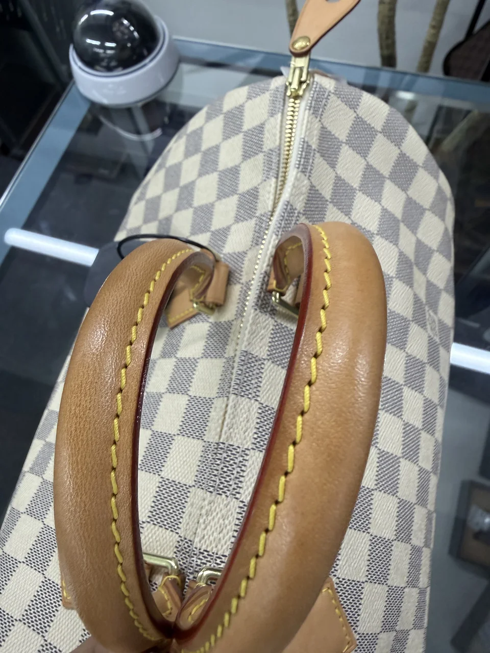 LV AZURE N41369 view 3