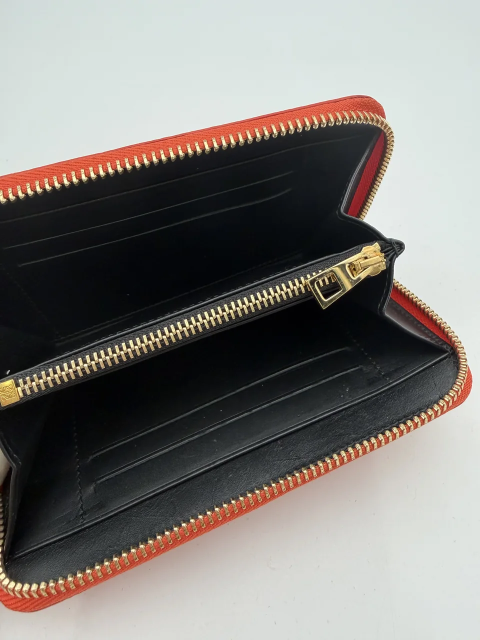 LOEWE ROUND ZIP WALLET (ORANGE) view 4