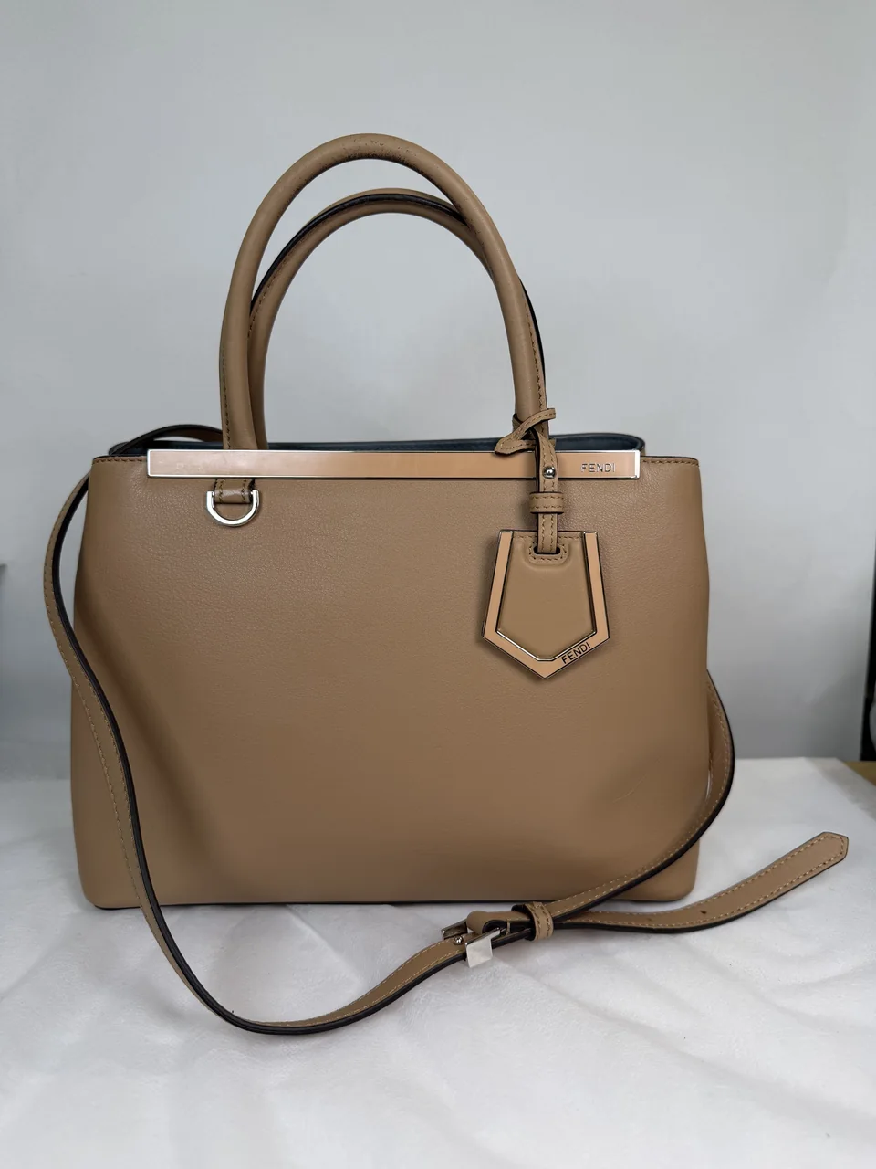 FENDI PETIT 2-JOURS (BEIGE)