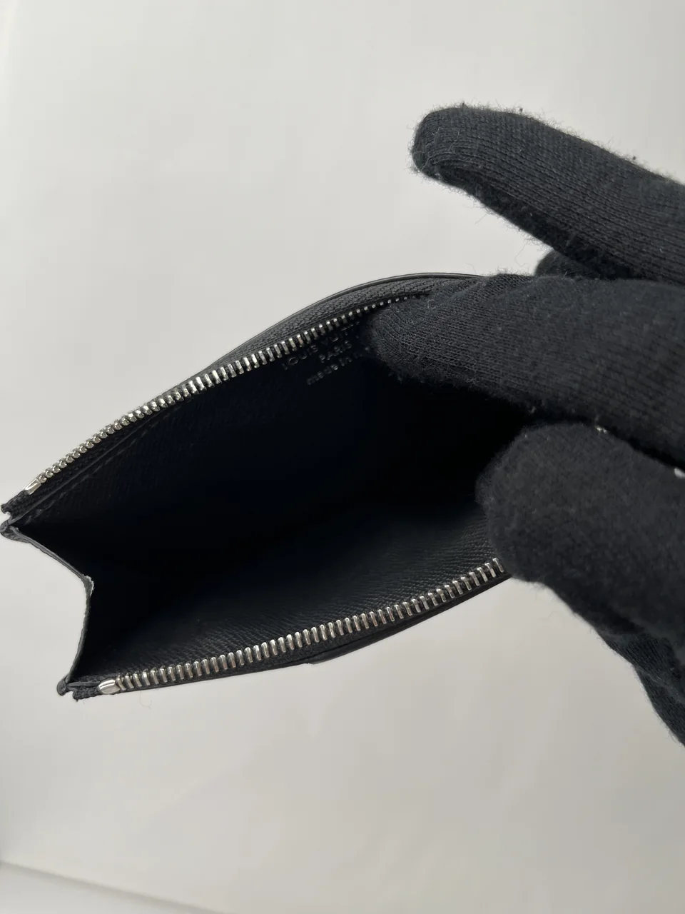 LV TAIGARAMA COIN CARD HOLDER view 6