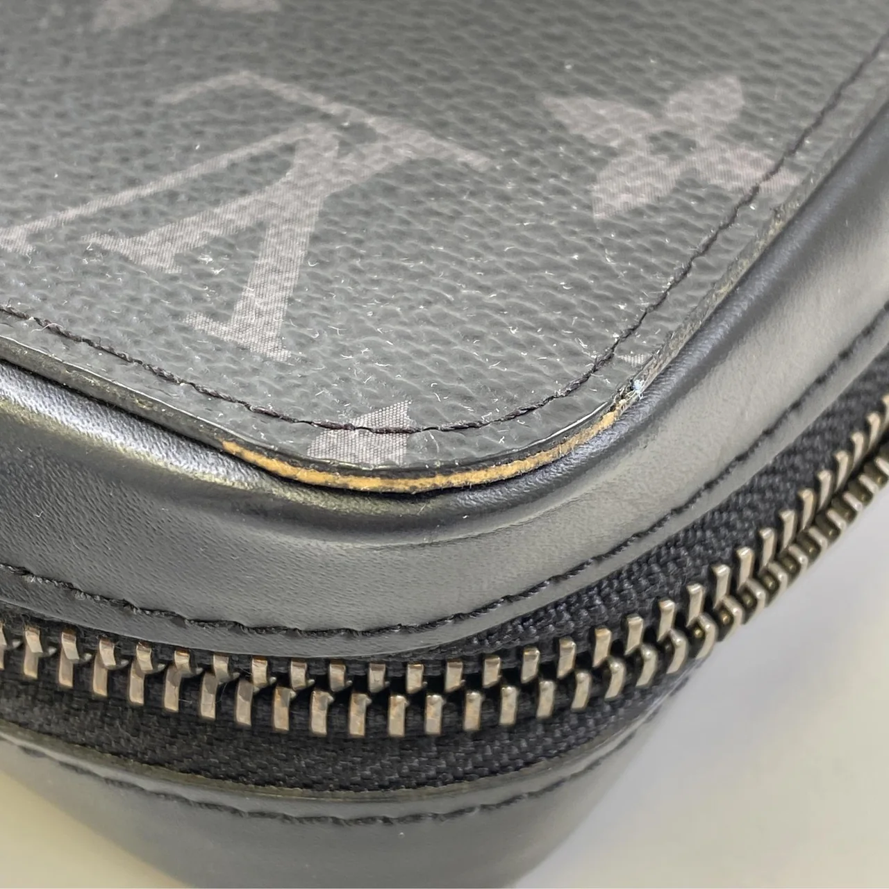 LV MONOGRAM ECLIPSE ZIPPY XL view 7