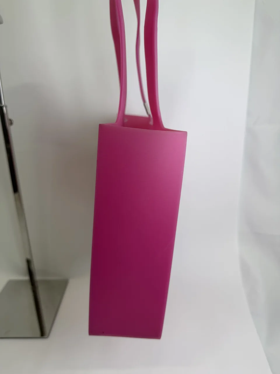 CHANEL RUBBER TOTE BAG (PINK) view 3