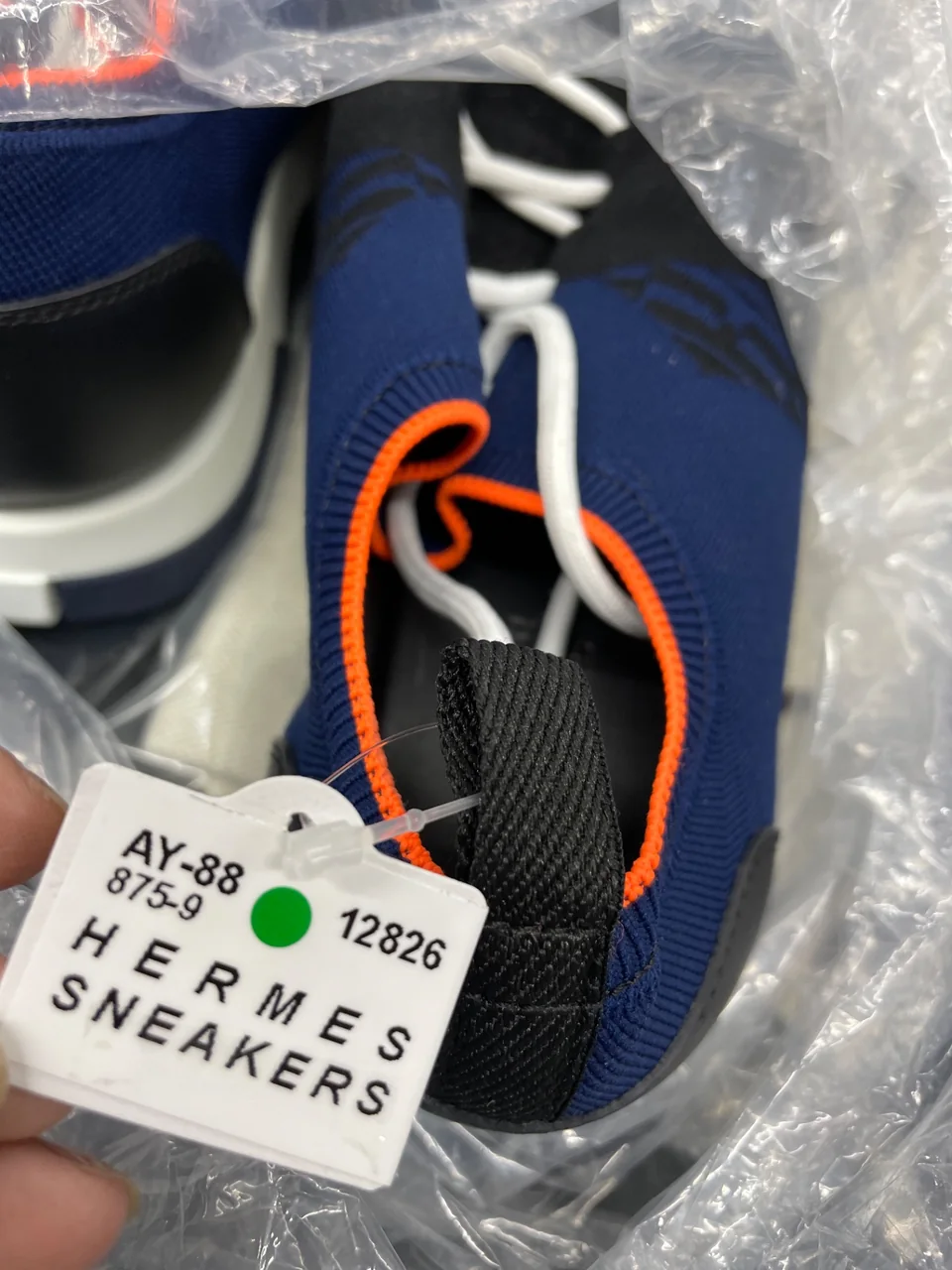 AY-88 875-9 HERMES SNEAKERS
