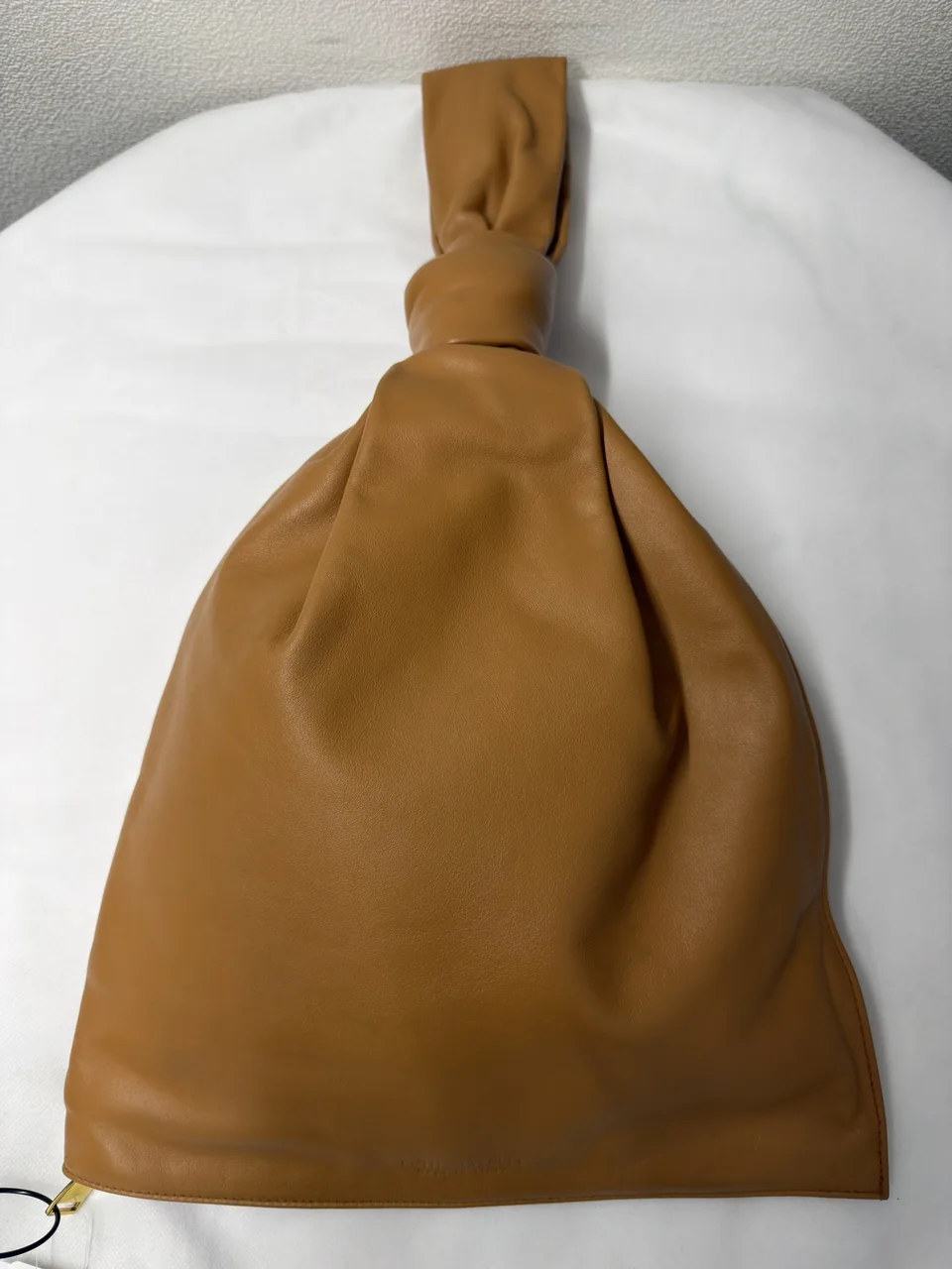 BOTTEGA VENETA HANDBAG (BROWN) hover