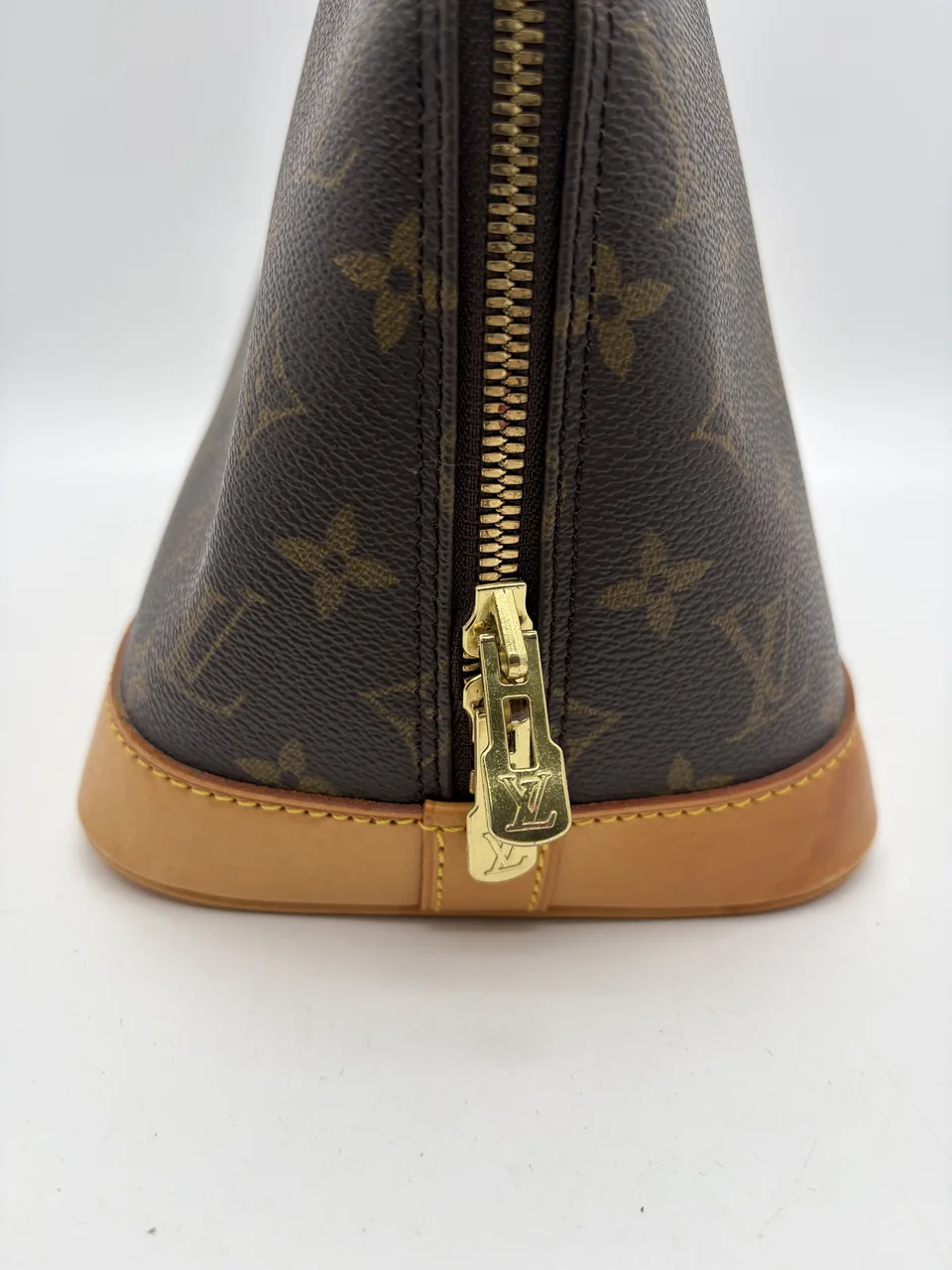 LV MONOGRAM ALMA view 7