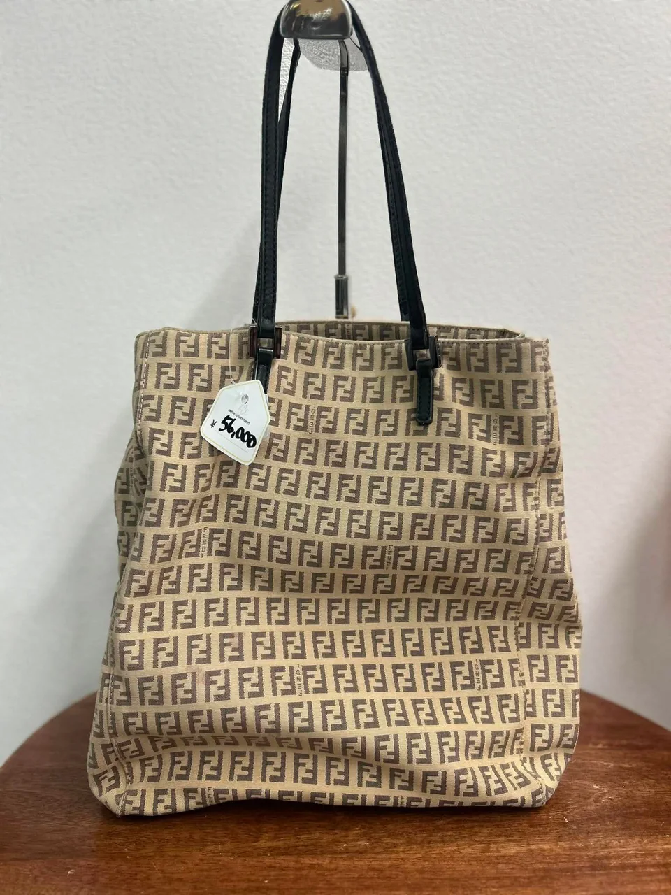 FENDI ZUCCHINO HANDBAG (BEIGE)