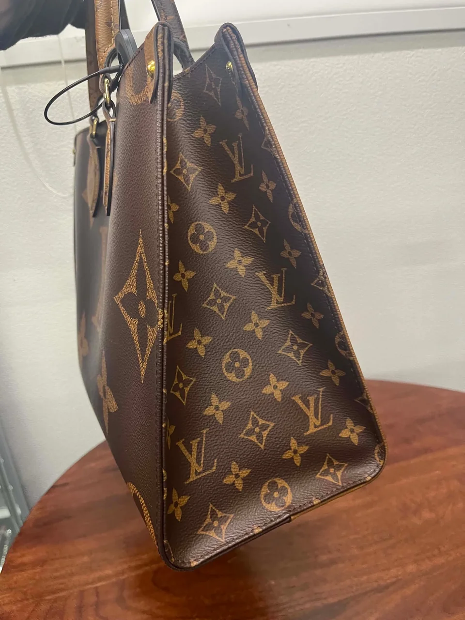 LV MONOGRAM JEANT REVERSE ON THE GO view 2
