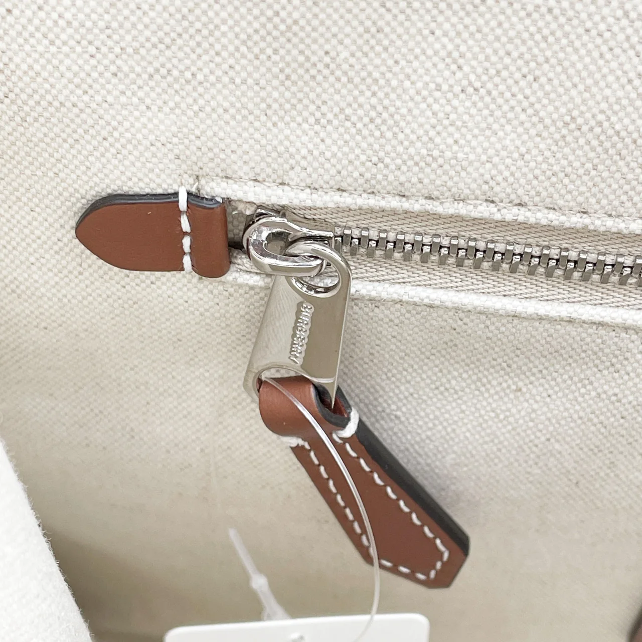 BURBERRY CANVAS TOTE BAG (BLACK) view 8