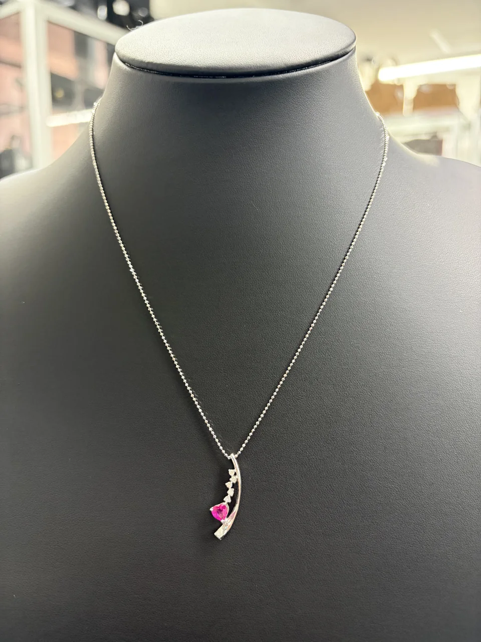 K18WG RUBY NECKLACE R0.44CT FD0.09CT 3.0G