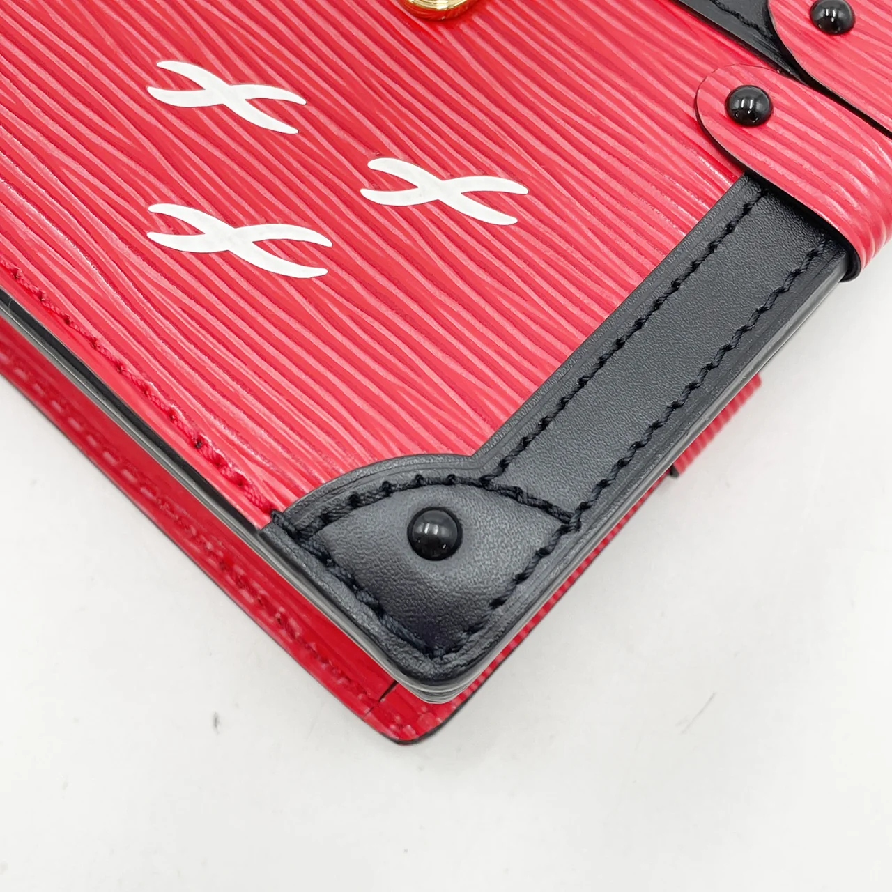 LV EPI TRUNK CLUTCH (RED) view 6