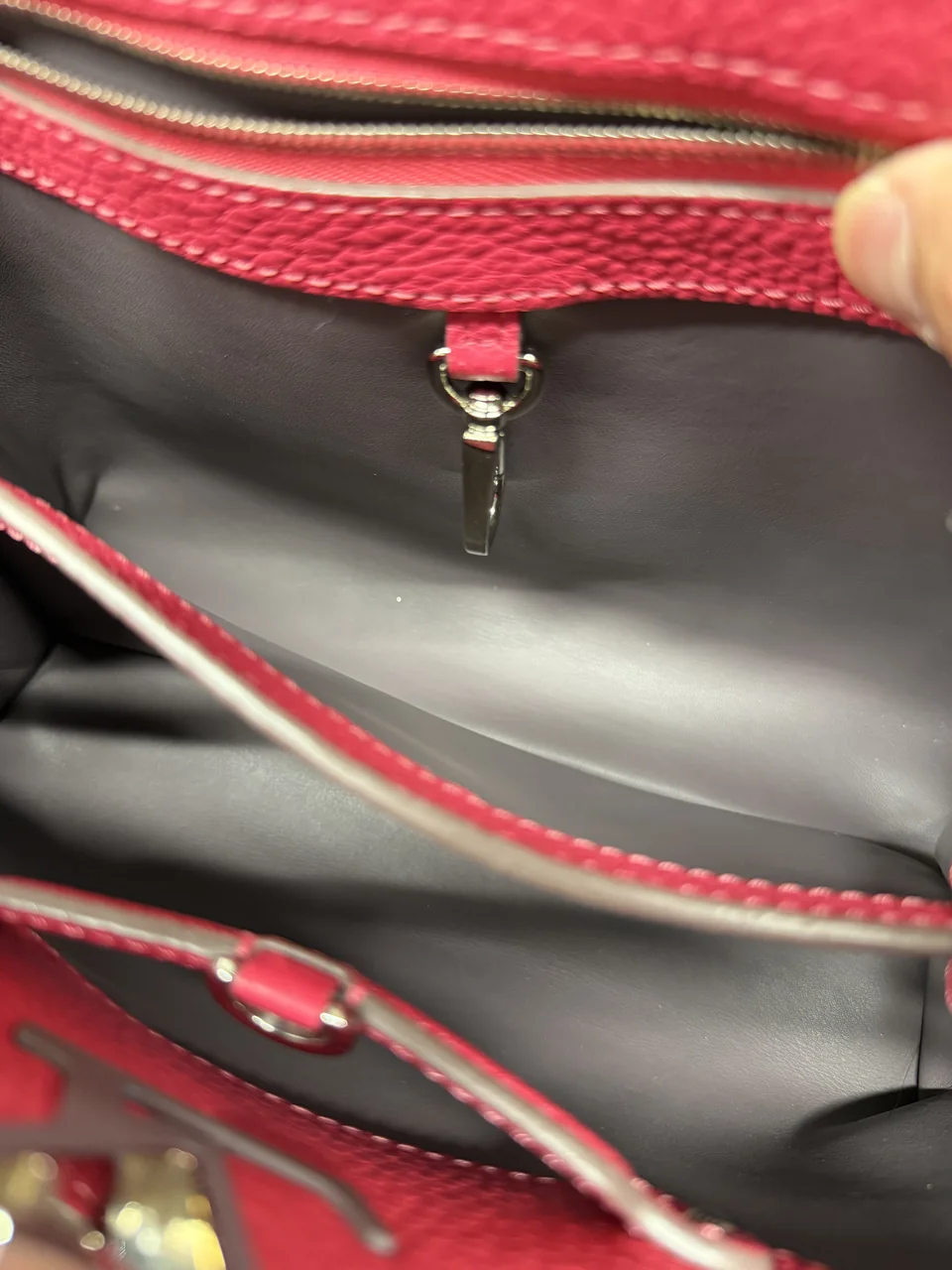 LV M52990 CAPUCINE view 10