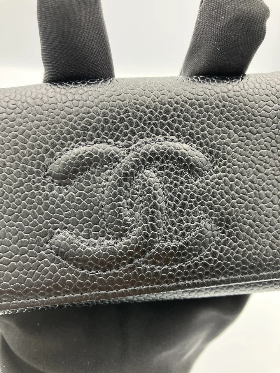 CHANEL CAVIAR KEY CASE view 9