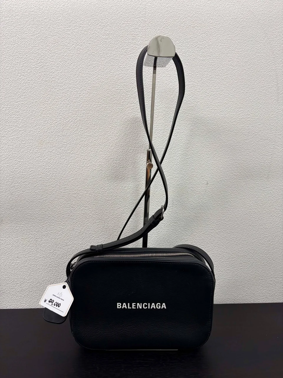 BALENCIAGA CAMERA BAG (BLACK)