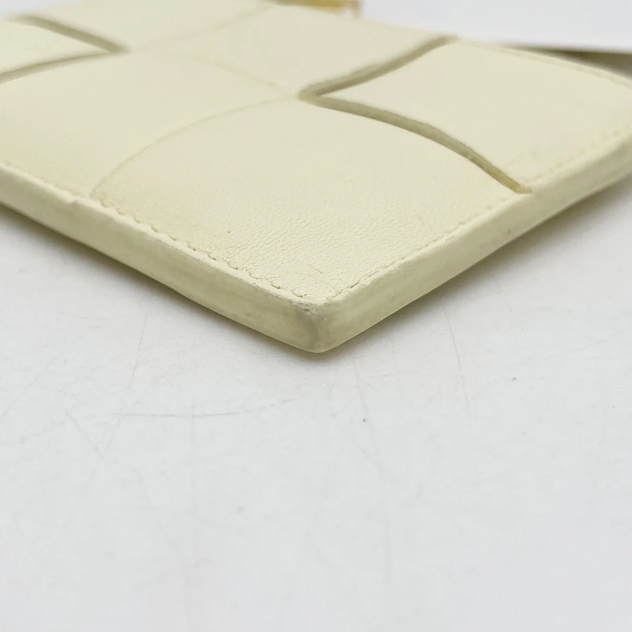 BOTTEGA VENETA MAXI INTRECCIATO FRAGMENT CASE view 4