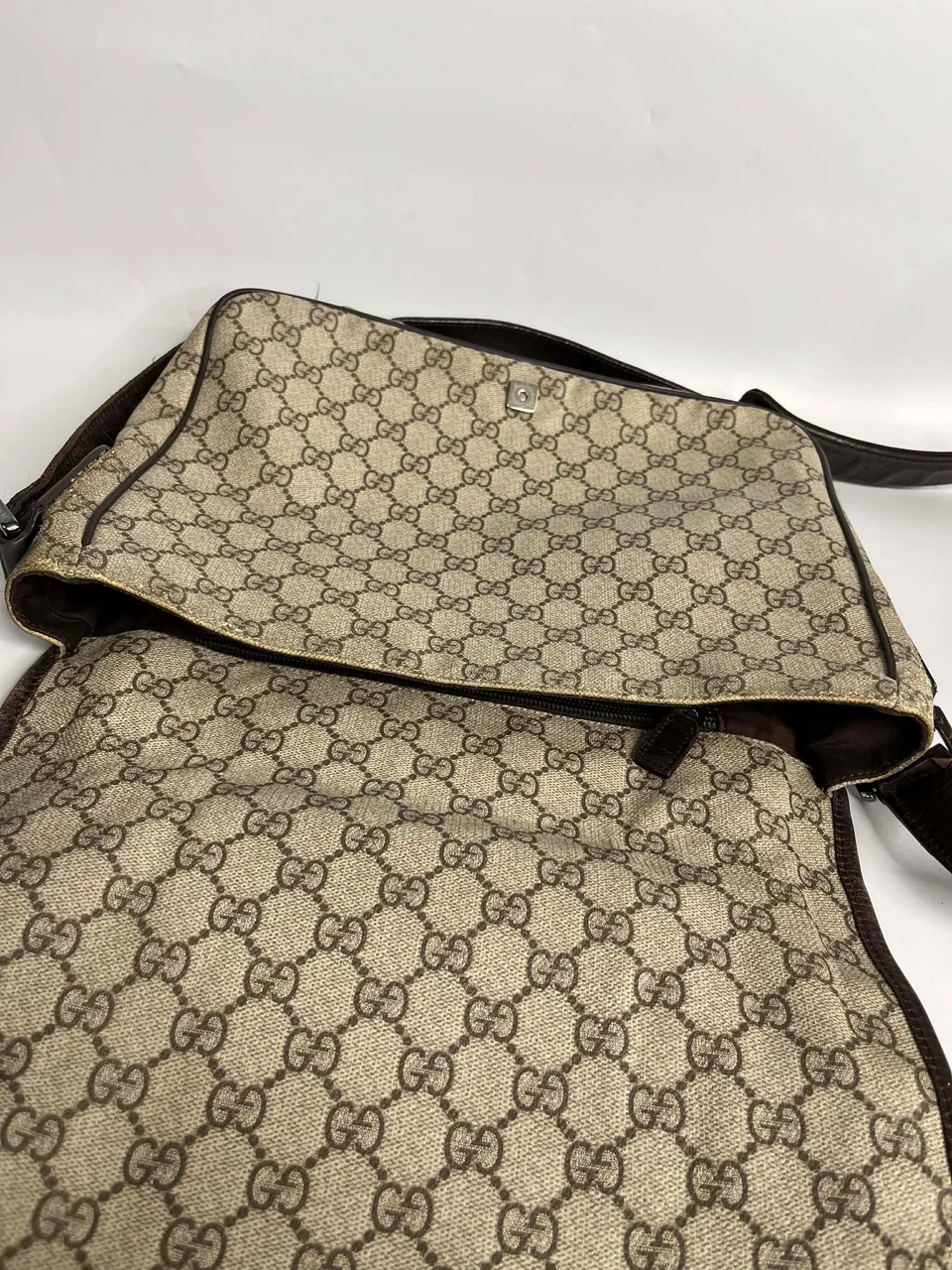 GUCCI GG SUPREME SHOULDER BAG view 7