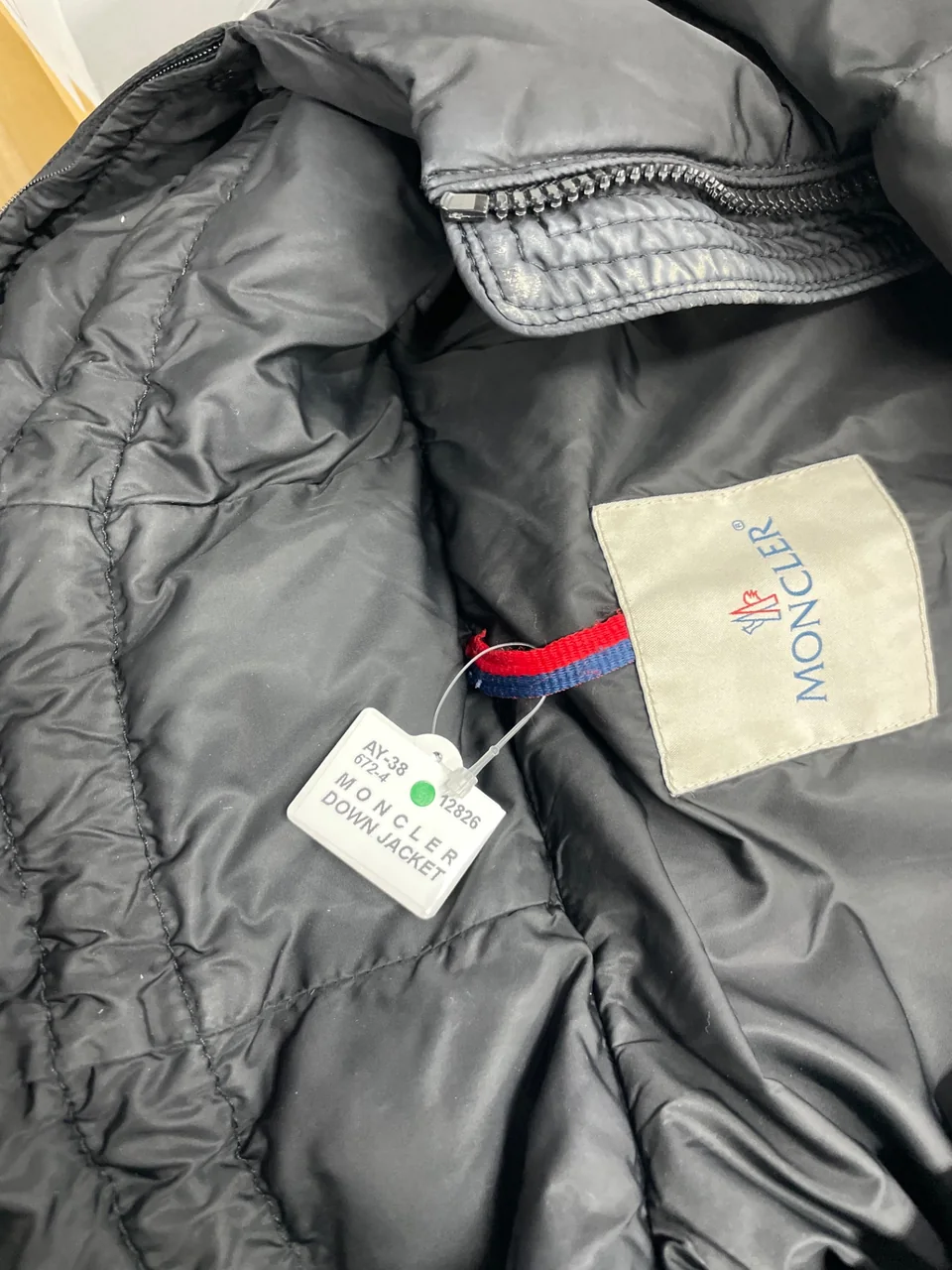 AY-38 672-4 MONCLER DOWN JACKET