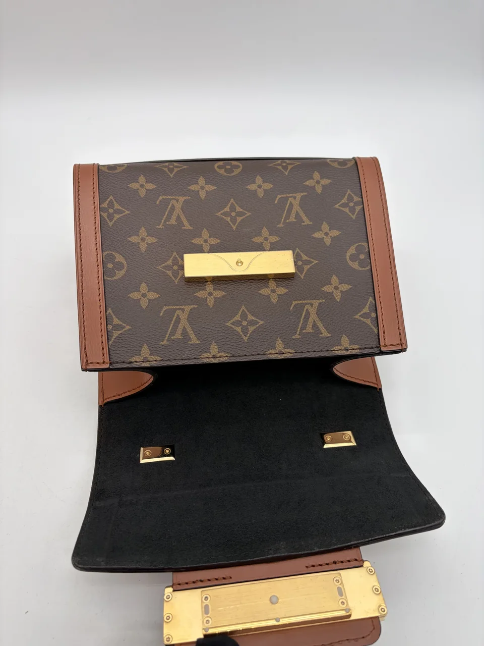 LV MONOGRAM REVERSE DAUPHINE CAPITAL view 9
