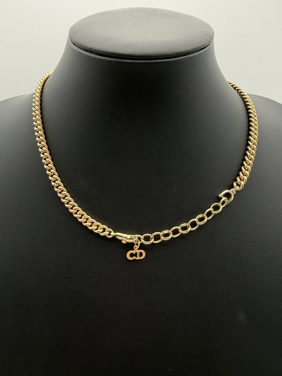 DIOR CHAIN NECKLACE view 4