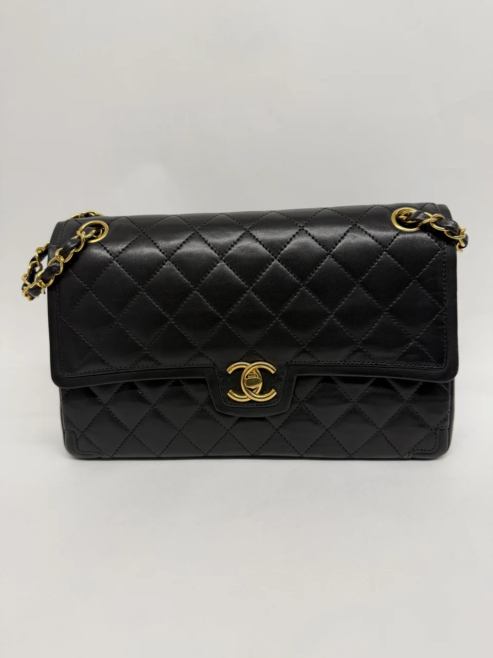 CHANEL VINTAGE DOUBLE FLAP