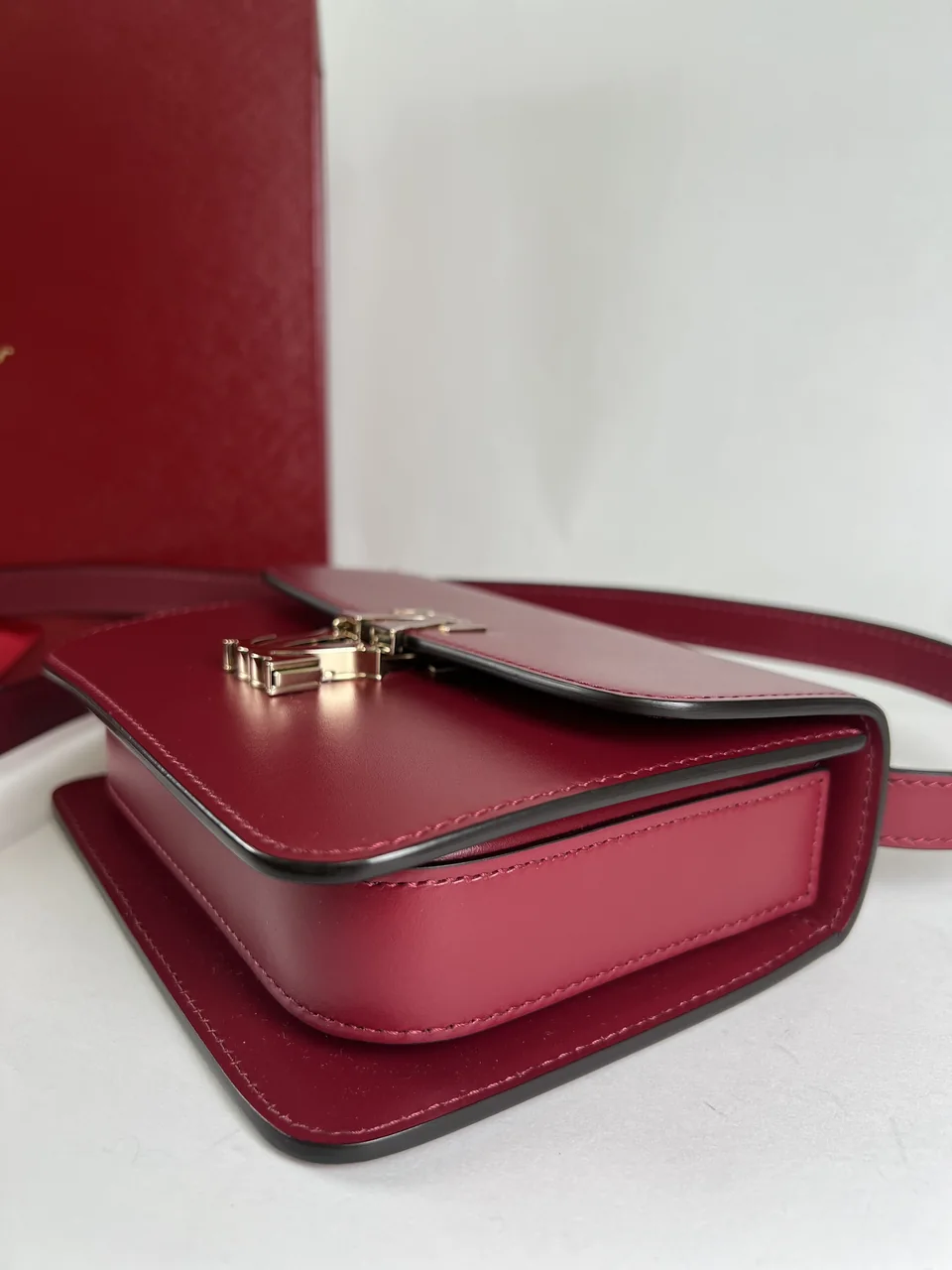 CARTIER C DE CARTIER SHOULDER BAG (BORDEAUX) view 13