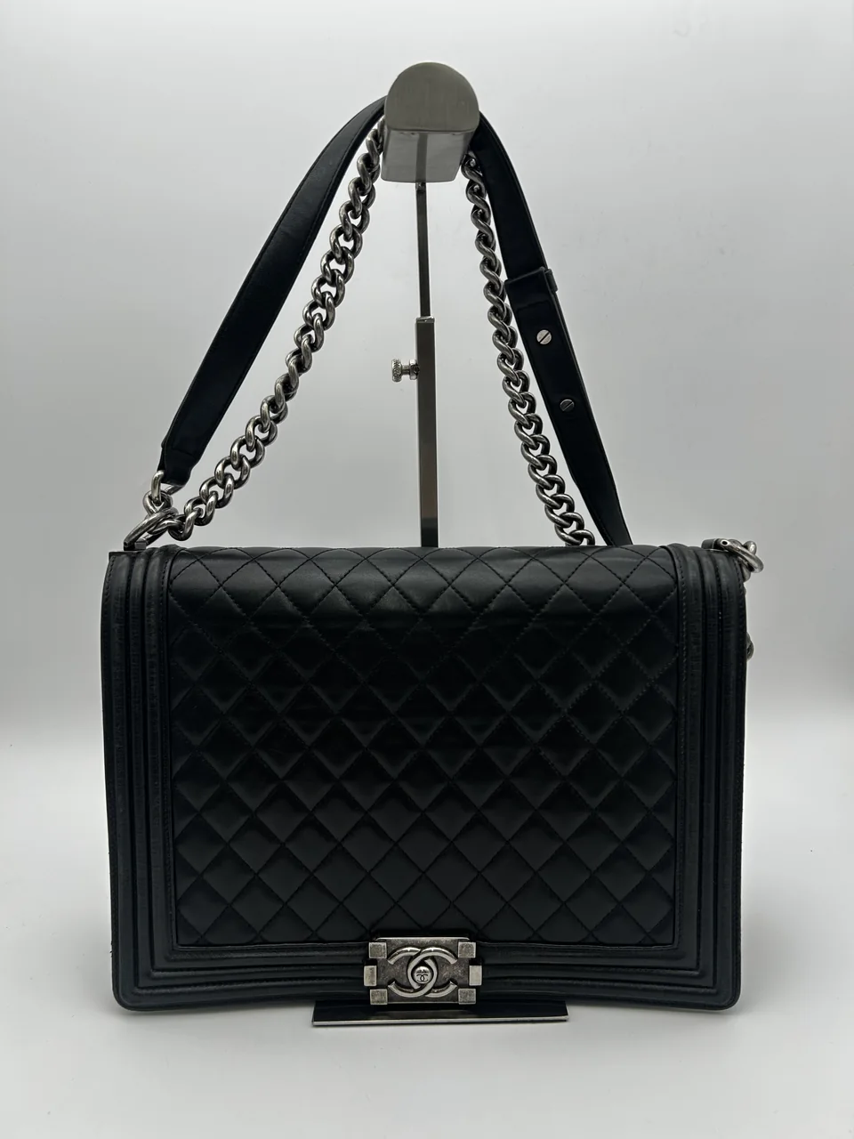 CHANEL LAMB SKIN LE BOY (17 SERIAL CODE)