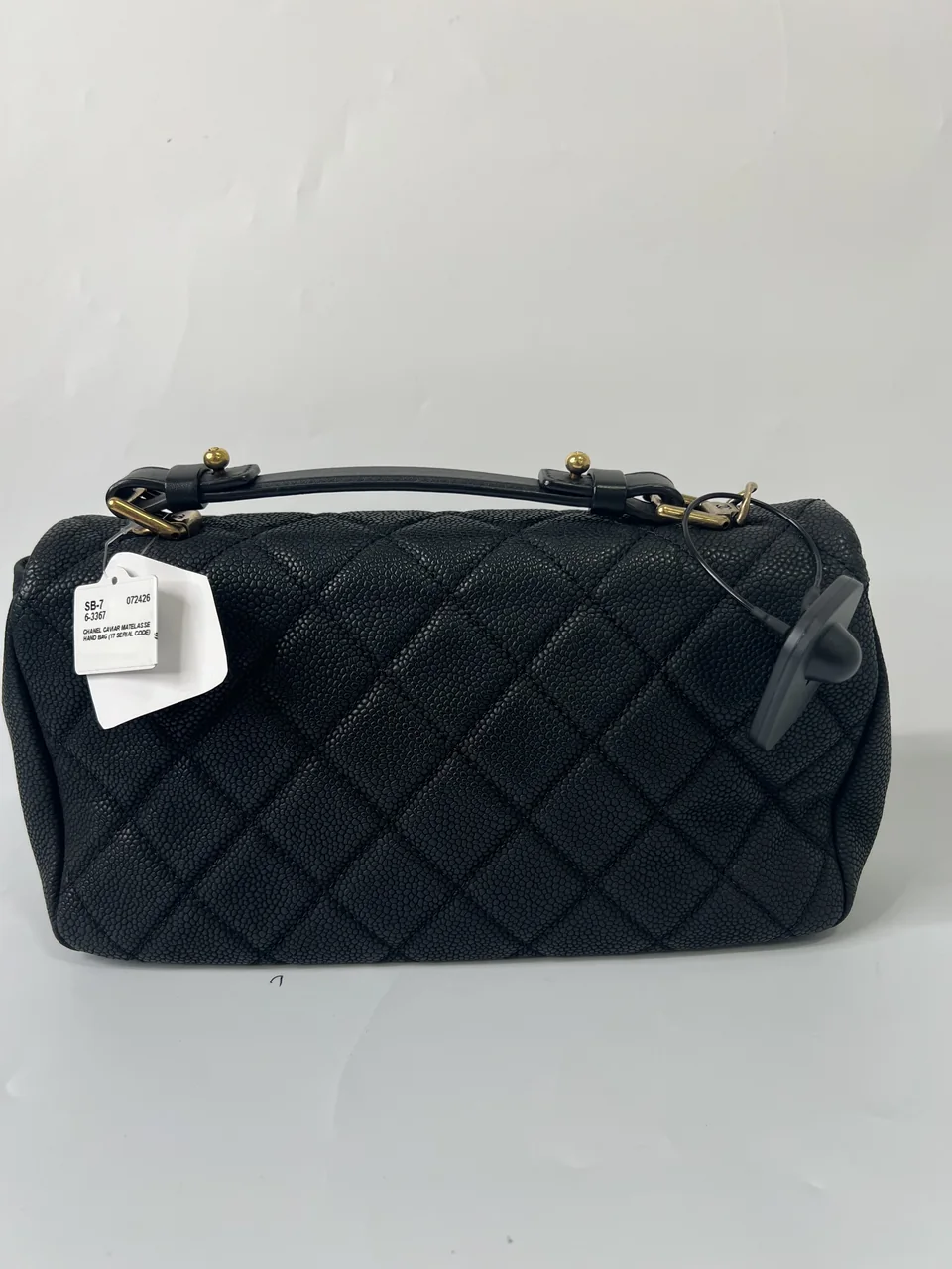 CHANEL CAVIAR MATELASSE HAND BAG (17 SERIAL CODE) hover