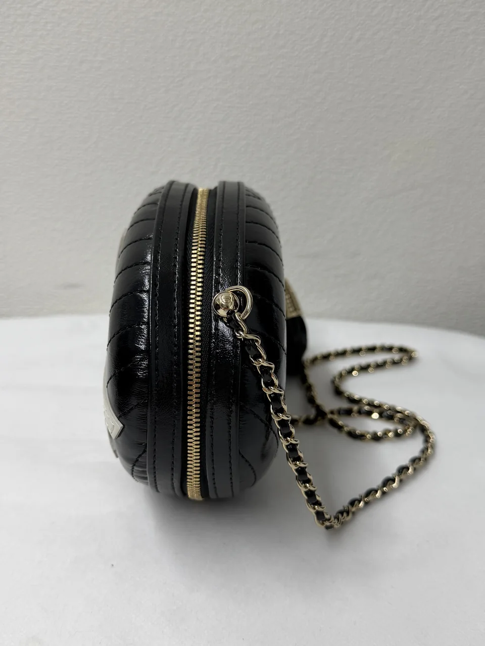 CHANEL LA PAUSA CHAIN SHOULDER BAG (26 SERIAL CODE) view 6