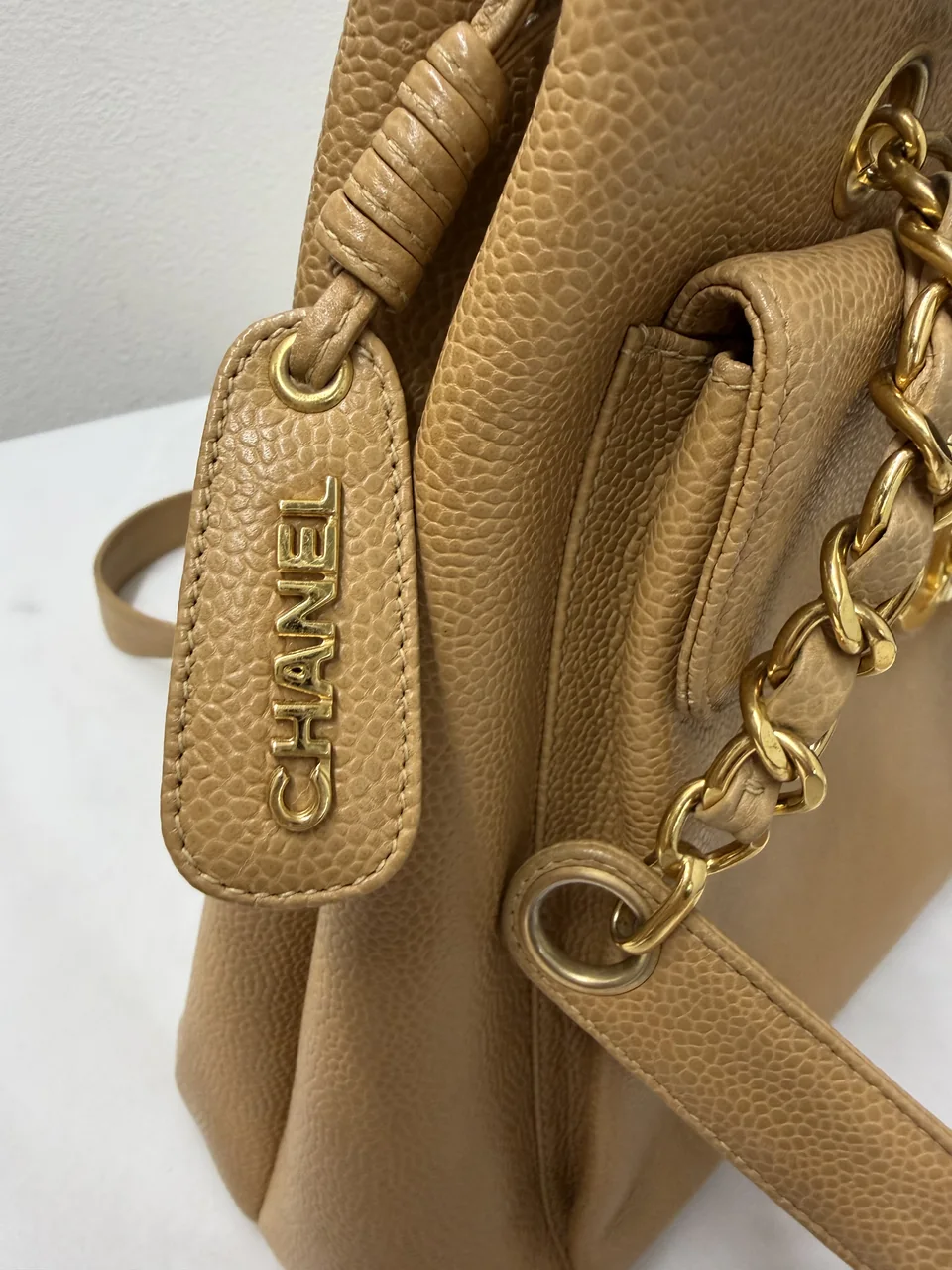 CHANEL TOTE view 3