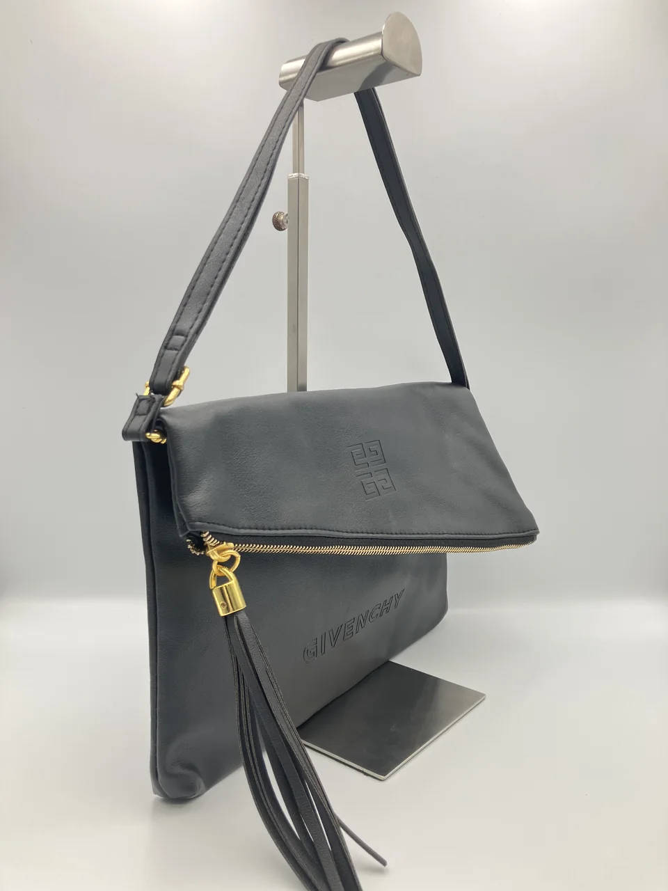GIVENCHY SHOULDER BAG (BLACK) view 5